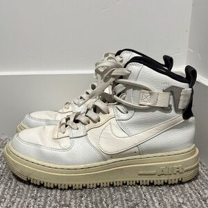 Nike Women's Sneakers in White and Cream